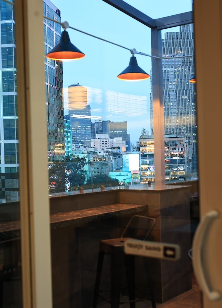 Hato Saigon Hotel & Rooftop 33/50