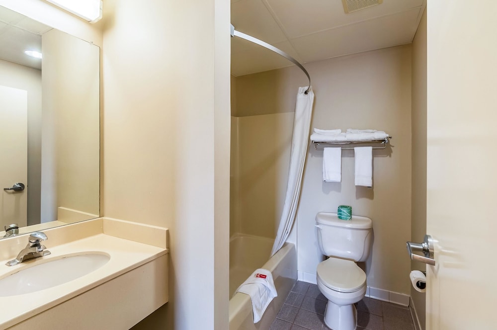 Econo Lodge Inn & Suites Middletown - Winchester South 11/31
