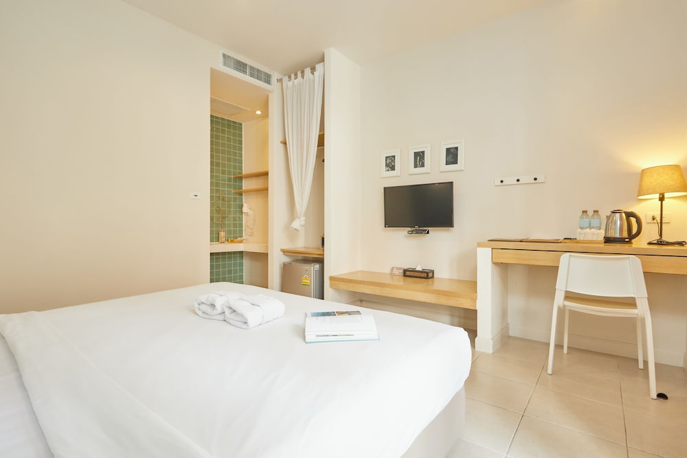 Talay Hotel & Villa 24/50