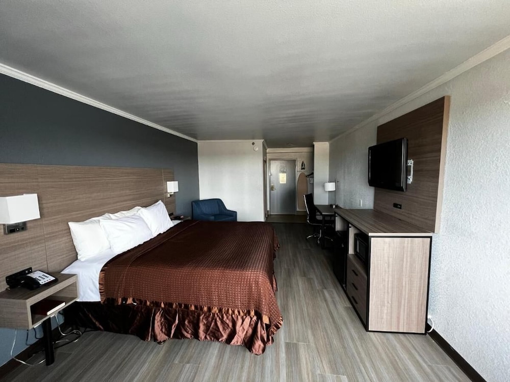 ROOM, KING BED, ACCESSIBLE
