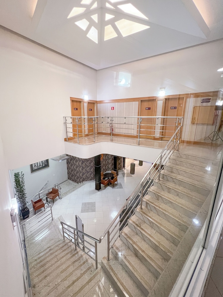 GoldMen Hotel 7/49