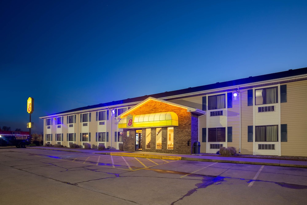 Super 8 By Wyndham El Dorado 4/32