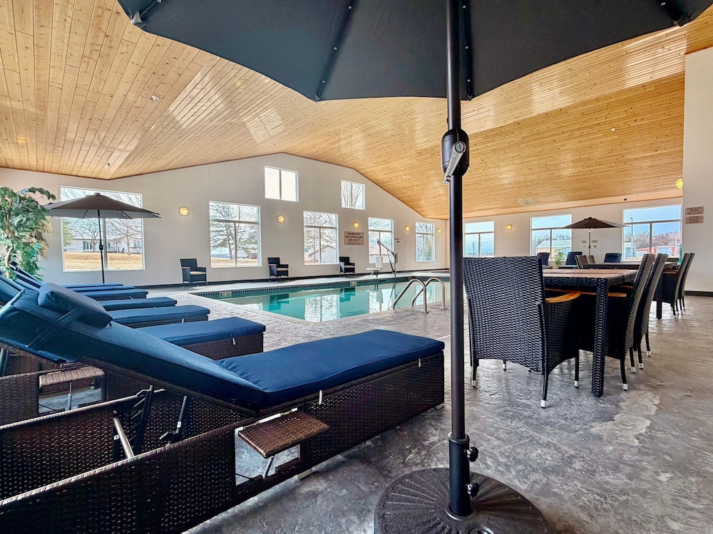 GrandStay Hotel & Suites Parkers Prairie 23/50