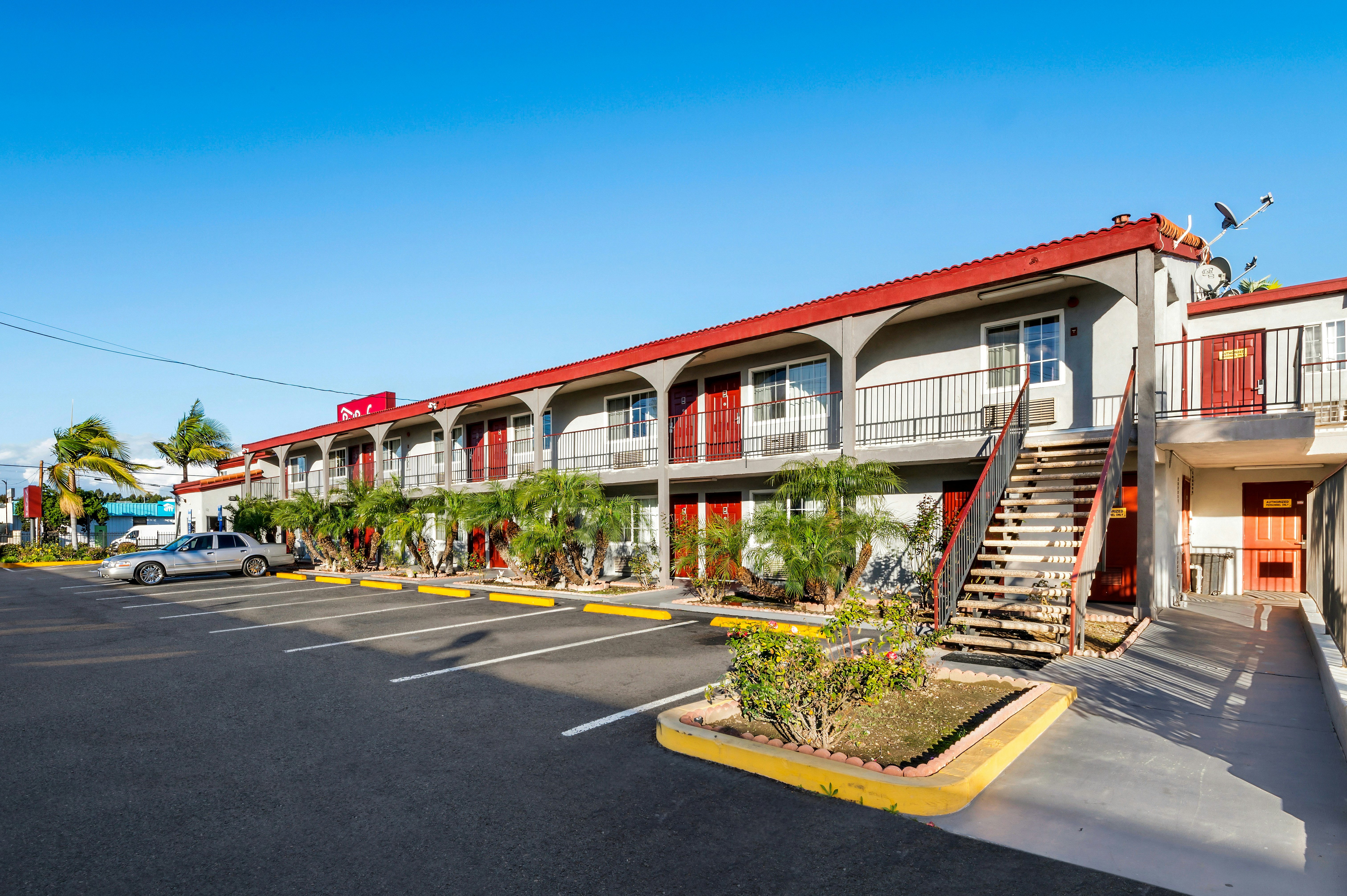 Red Roof Inn Los Angeles - Bellflower 25/27