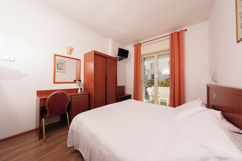 Hotel Aequa 12/41