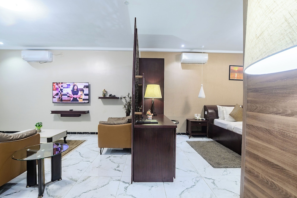 Anabel Apartment and Suites Abuja 30/50