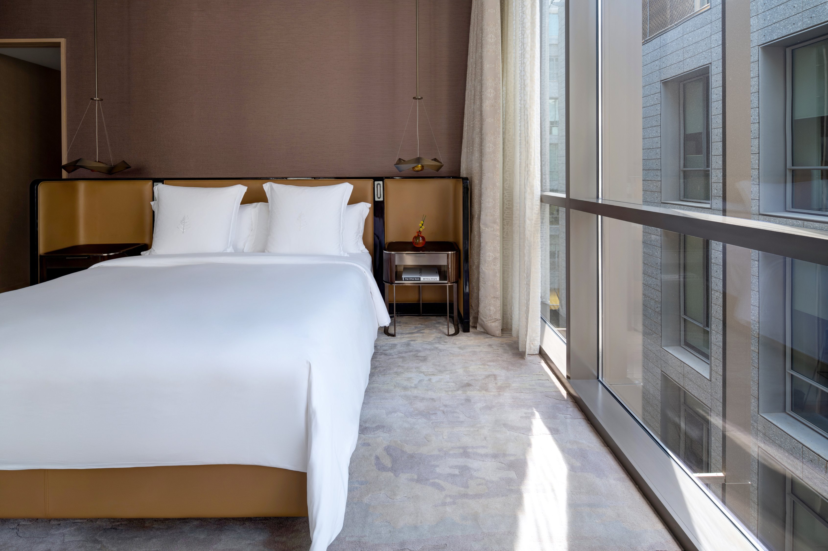 FOUR SEASONS, KING BED