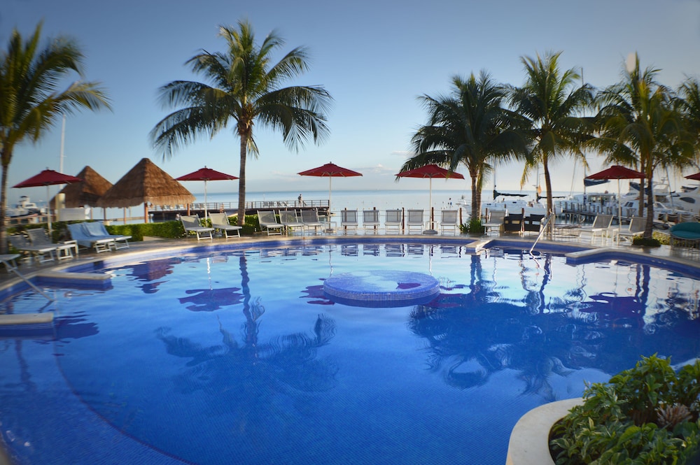 swimming pool spa