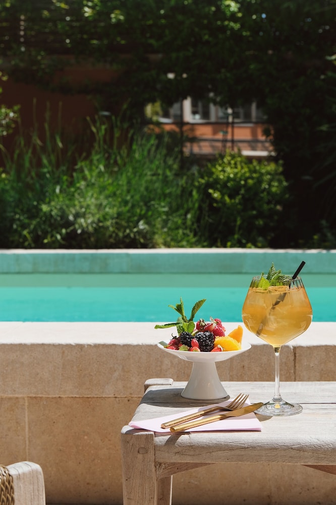 Boutique Hotel SOCLO 34/42
