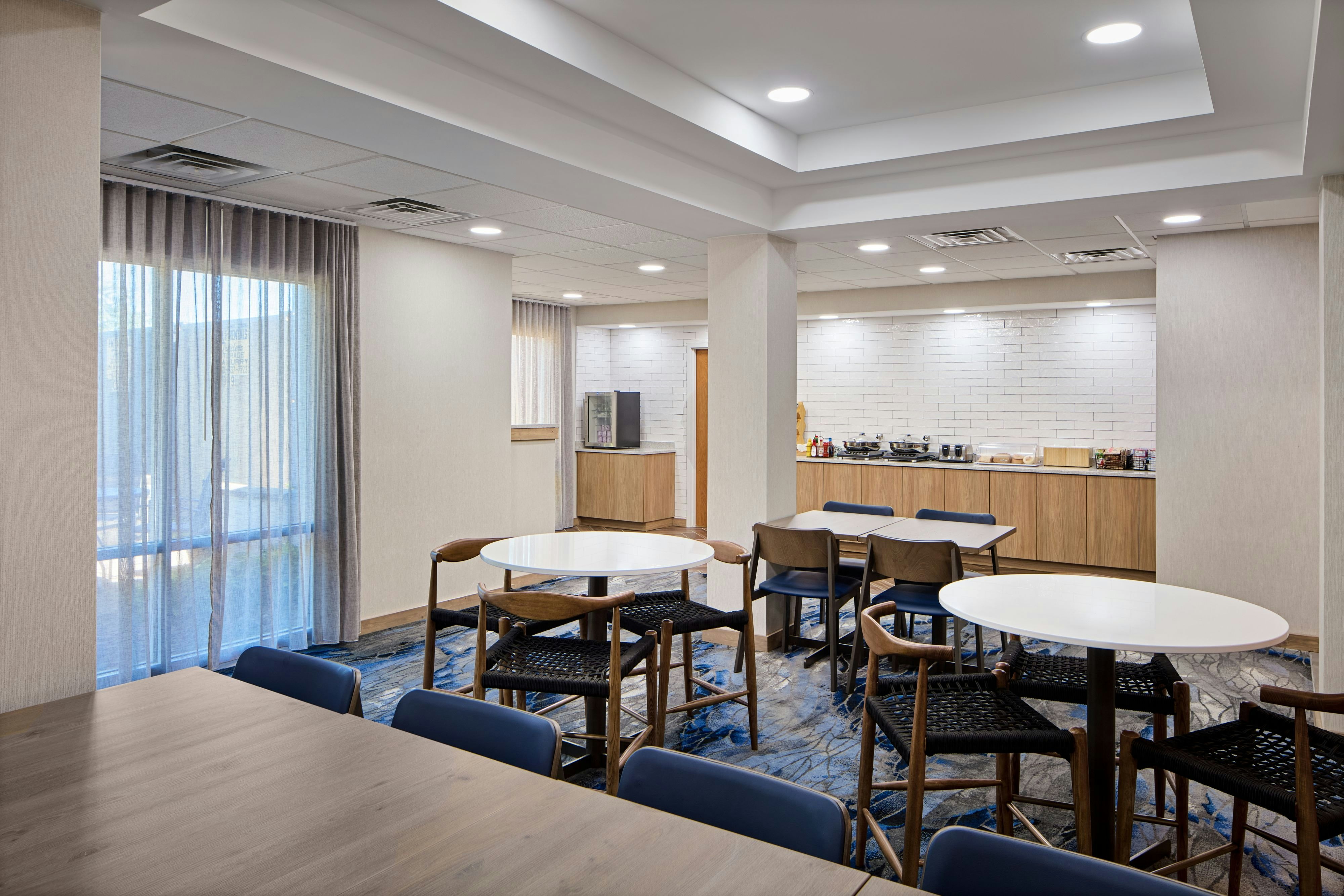 Fairfield Inn Suites By Marriott Cleveland Avon 15/22