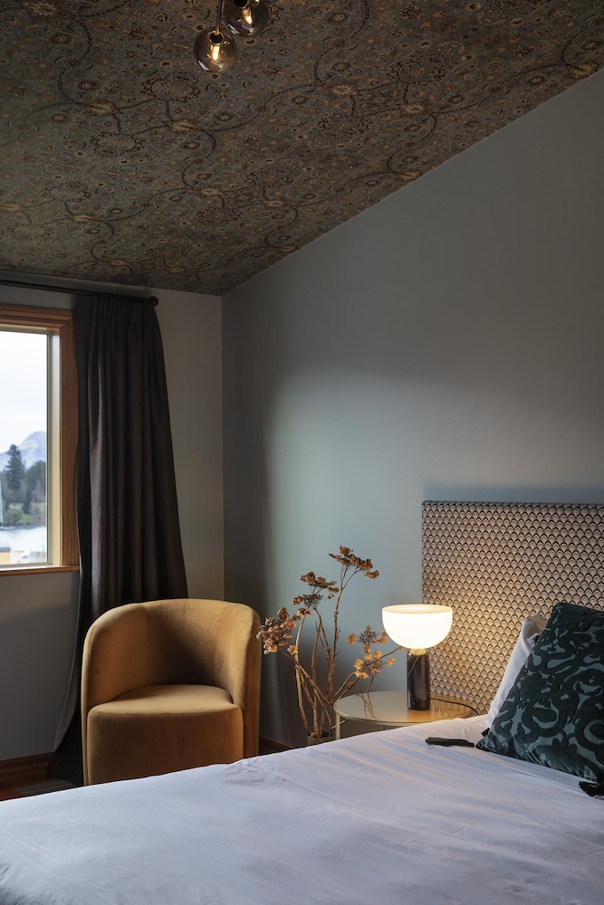 Dairy Private Luxury Hotel 32/81