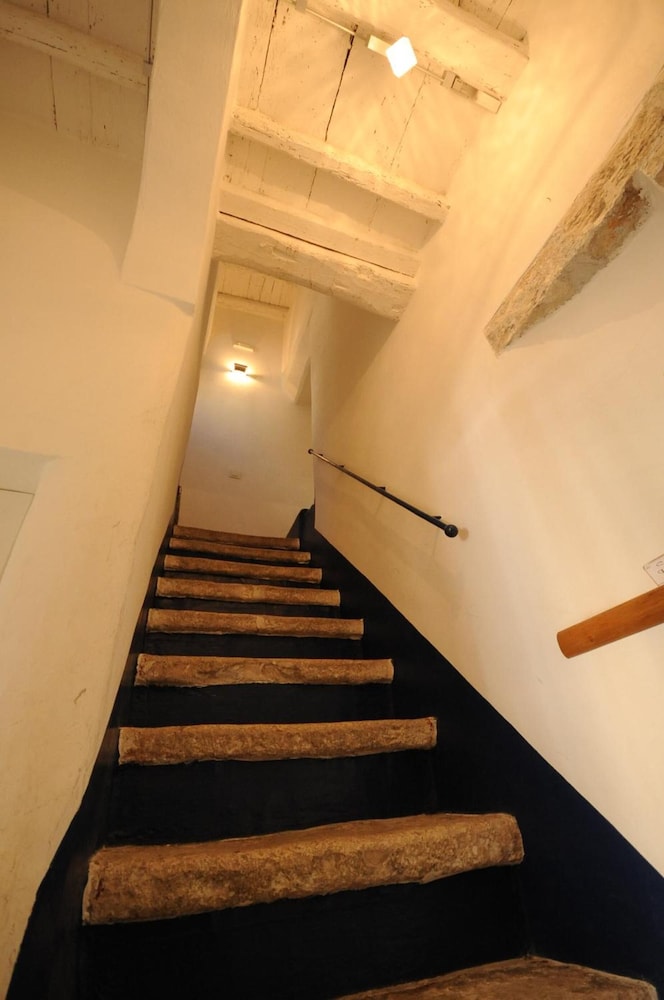 Suite Home Trani 24/50