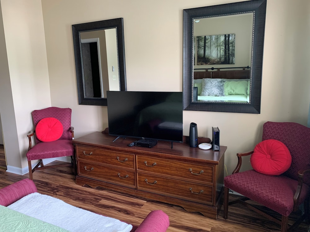 Laurel Inn Condominium 41/50