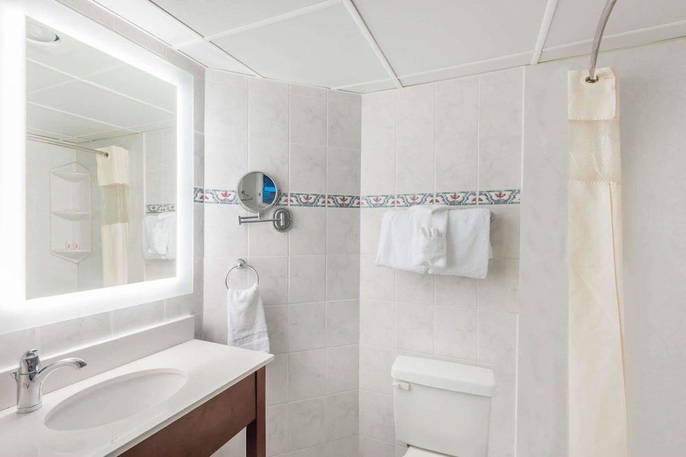 Howard Johnson Plaza Hotel By Wyndham Ocean City Oceanfront 13/31