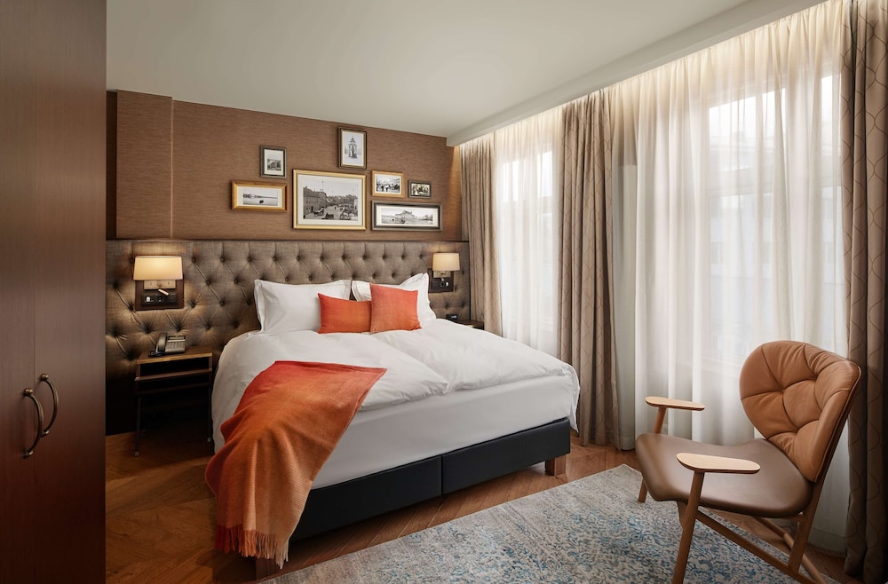 Reykjavik Konsulat Hotel, Curio Collection by Hilton 11/46