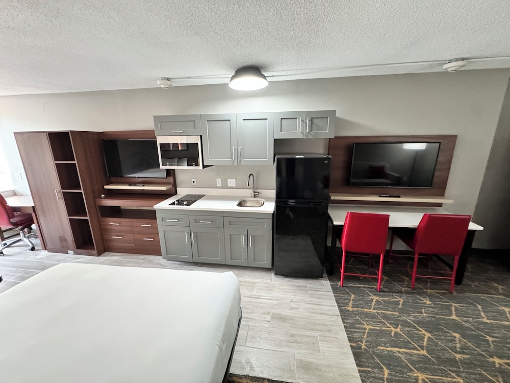 Hawthorn Extended Stay by Wyndham Columbia / Ft. Jackson 16/55