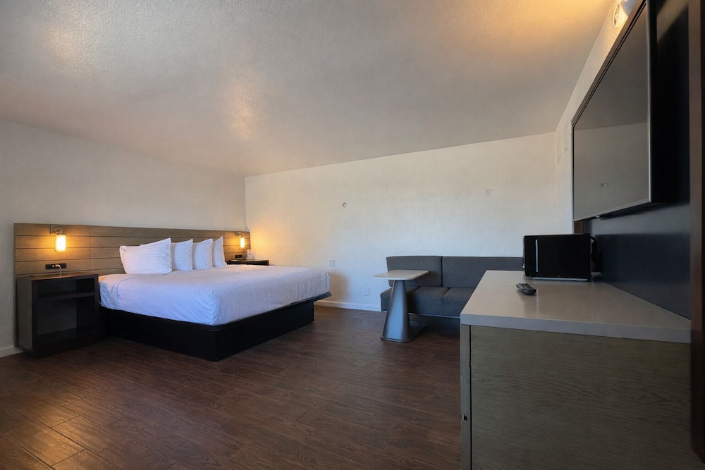 Motel 6 Monterey Downtown 15/66