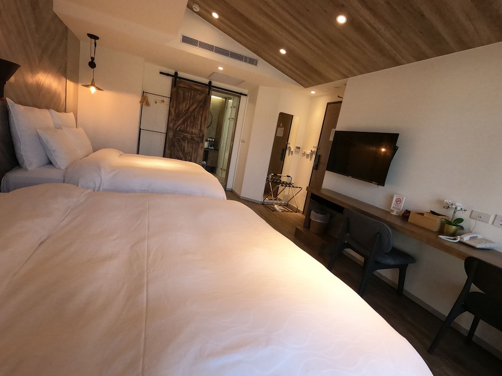 Watermark Hotel Kaohsiung Main Station 36/72