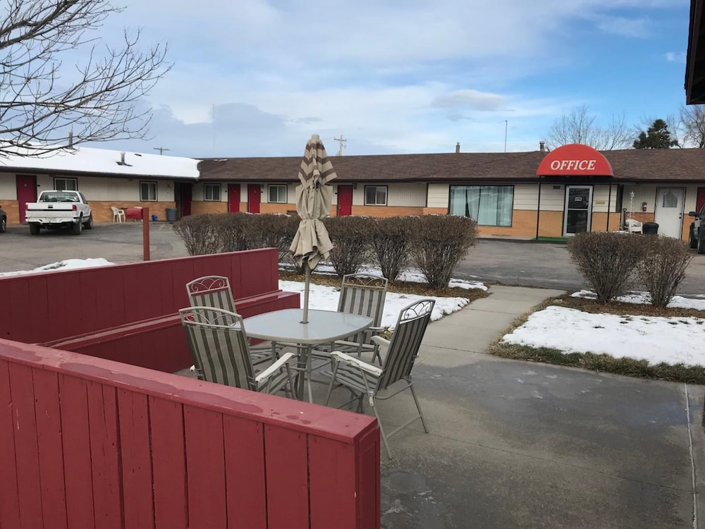 Motel Grand 4/56