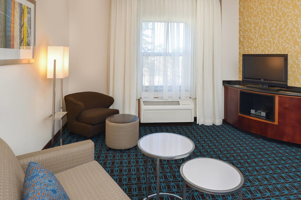Fairfield Inn & Suites by Marriott Santa Maria 27/31