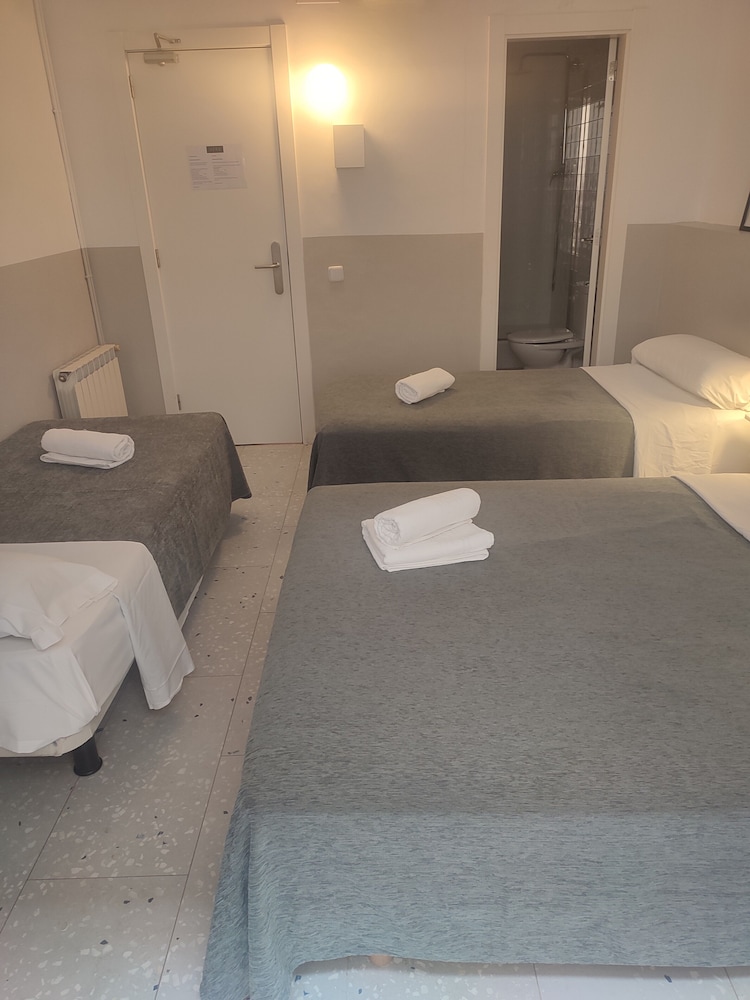 Hostal Hera 27/31