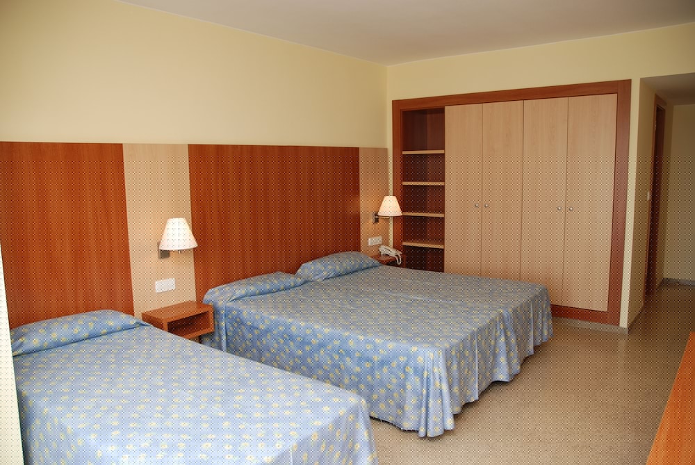Risech Hotel 12/64