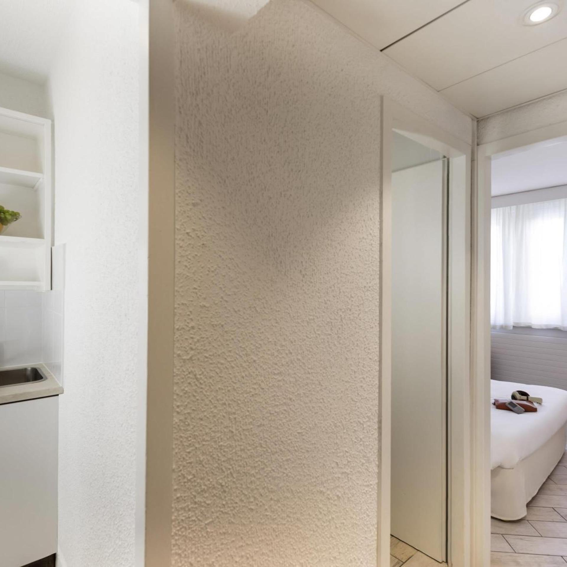 RESIDENCE STUDIO GENEVE CENTRE 26/26