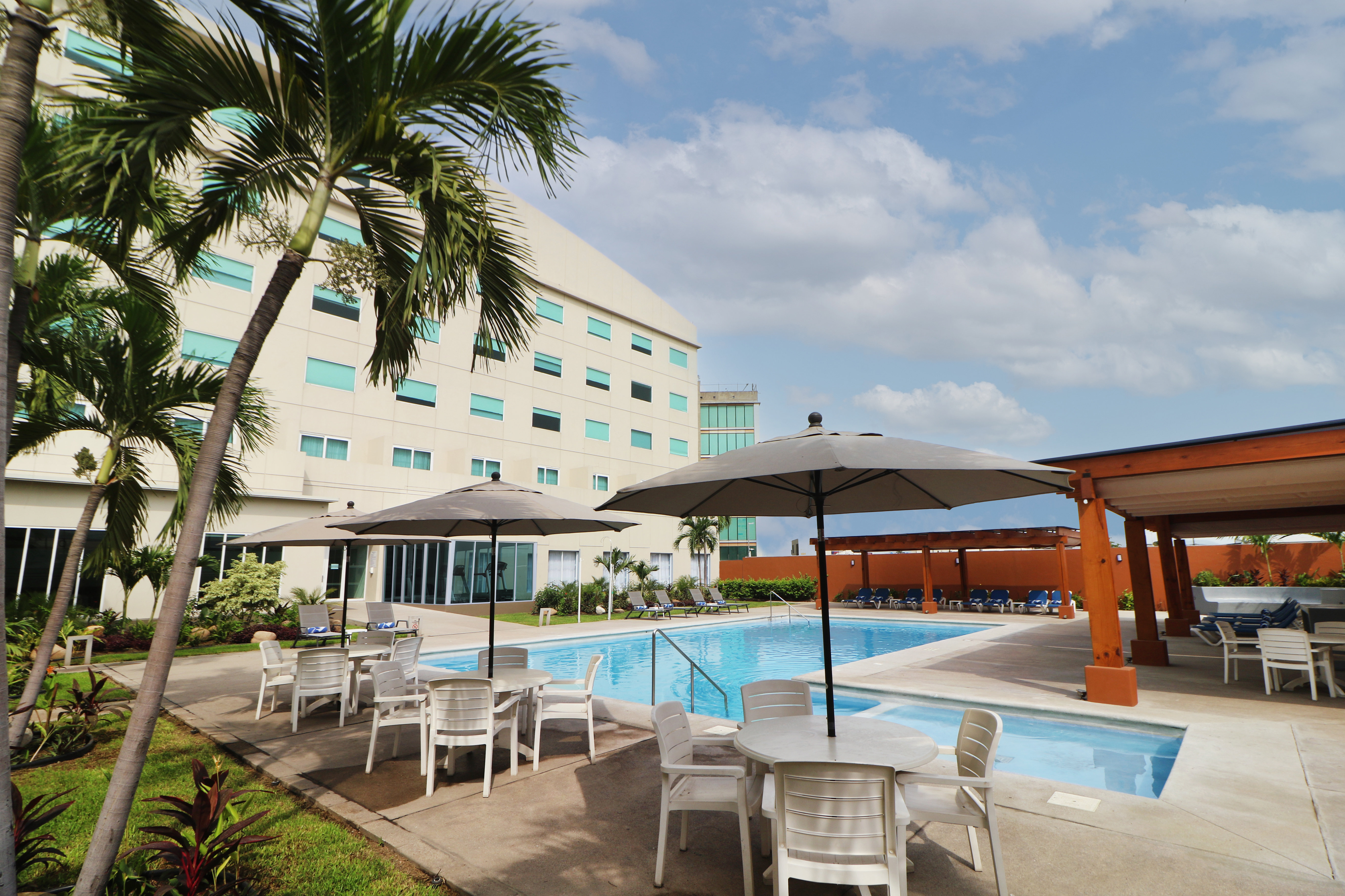 Holiday Inn Express Manzanillo 5/50