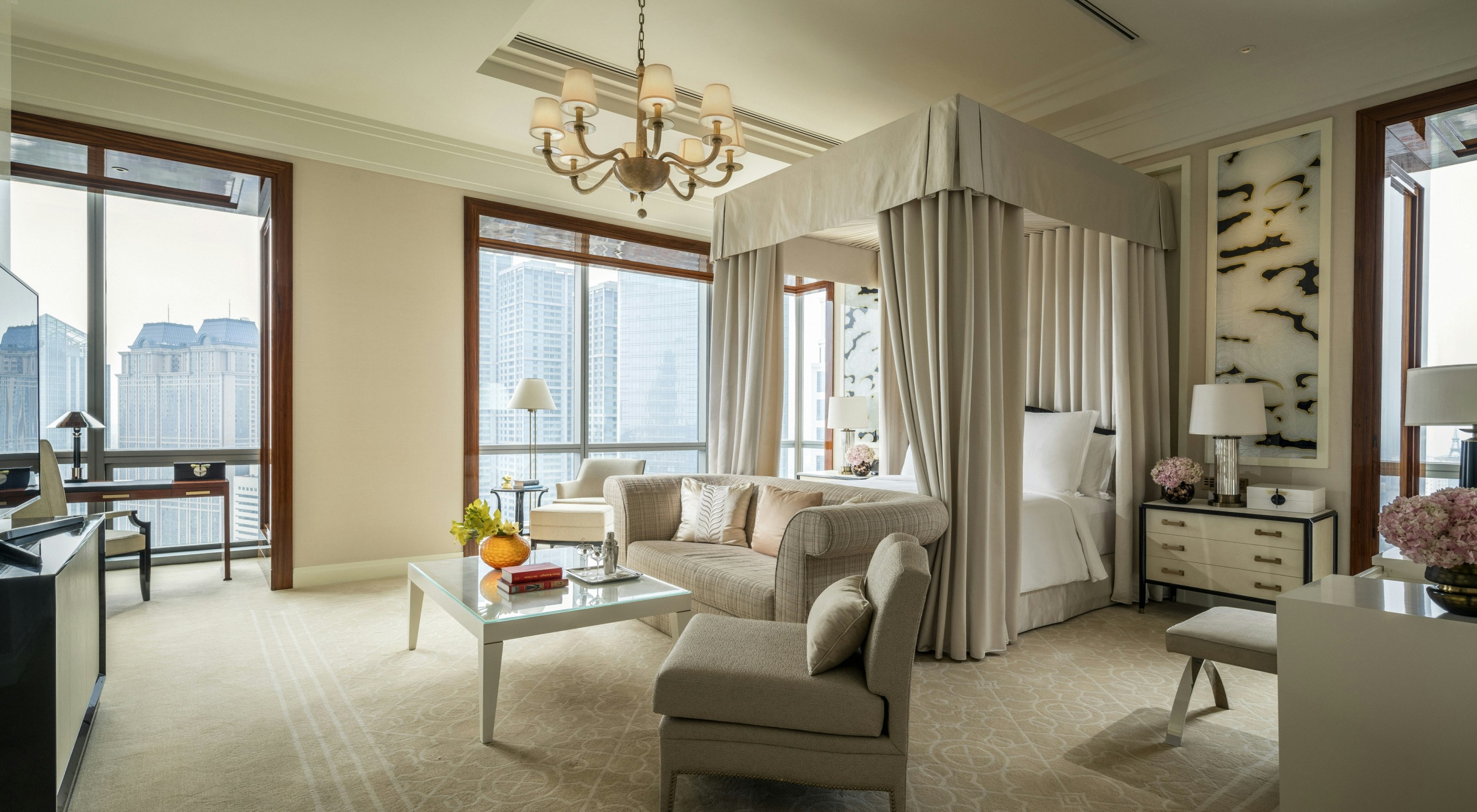 FOUR SEASONS HOTEL TIANJIN 51/84