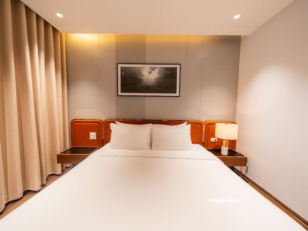 غرفة ديلوكس بسرير كينج بإطلالة على المدينة، San Seize Hanoi Hotel 5/10