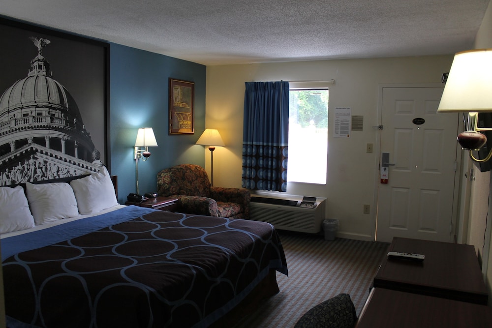 Howard Johnson By Wyndham Vicksburg 20/30