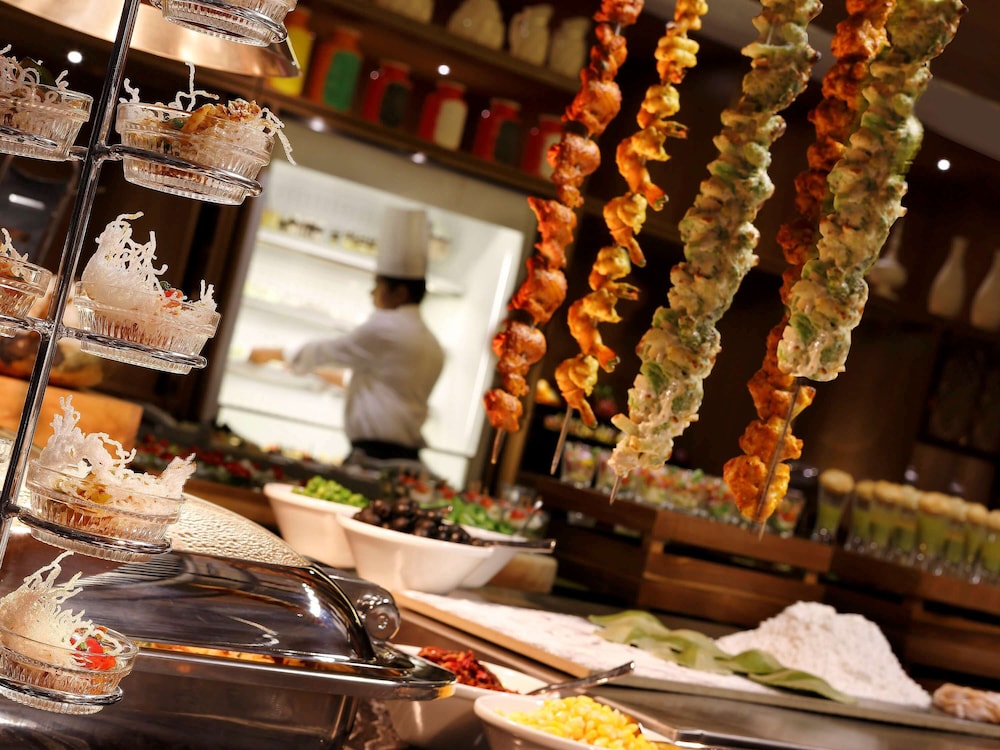 Novotel Chennai Chamiers Road 60/73