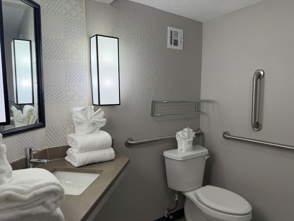Wingate by Wyndham Jacksonville FL 54/57