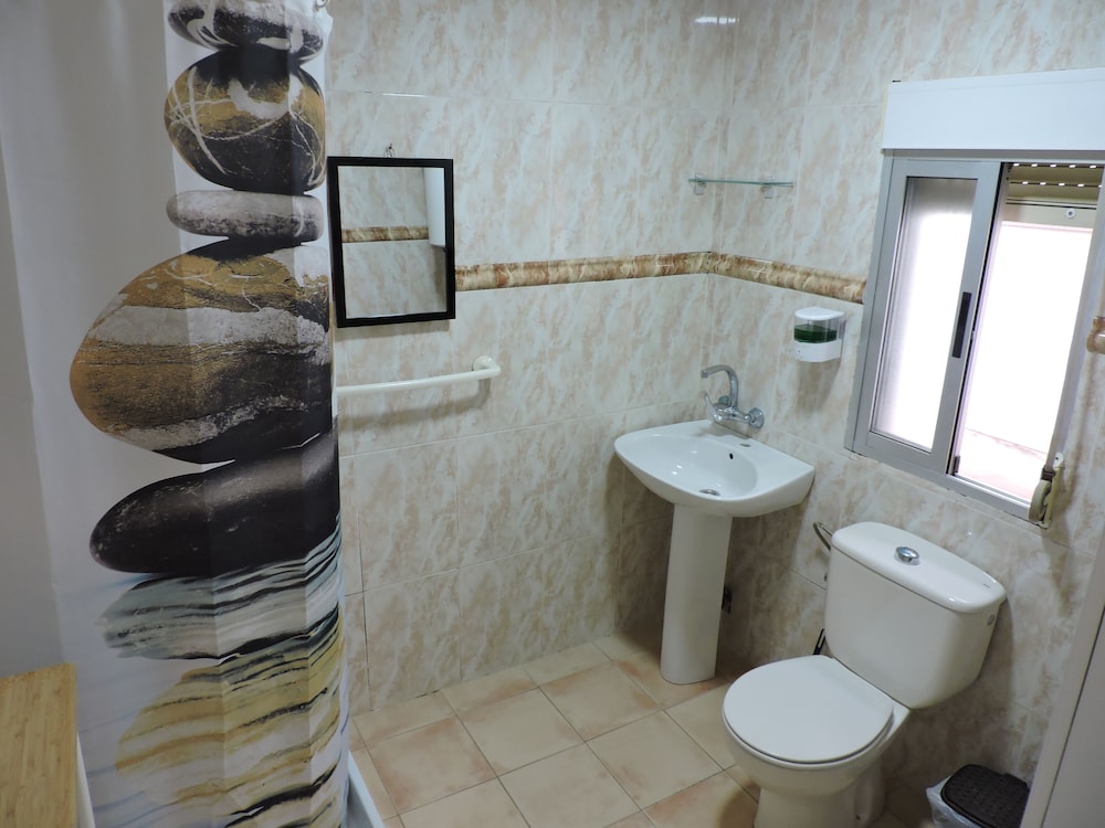 Hostal El Cascabel 13/75