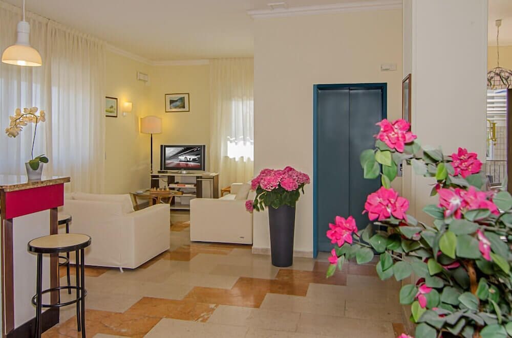 HOTEL LAURIN 25/46