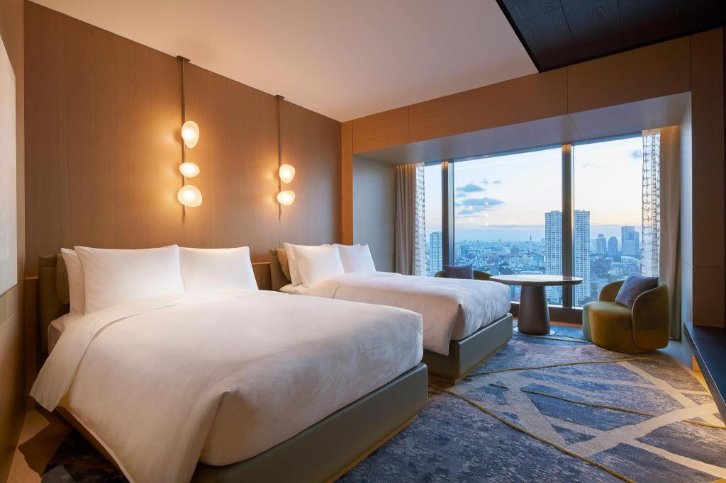 جناح بريميوم تنفيذي بسريرين مزدوجين مع دخول الصالة، JW Marriott Hotel Tokyo 2/8