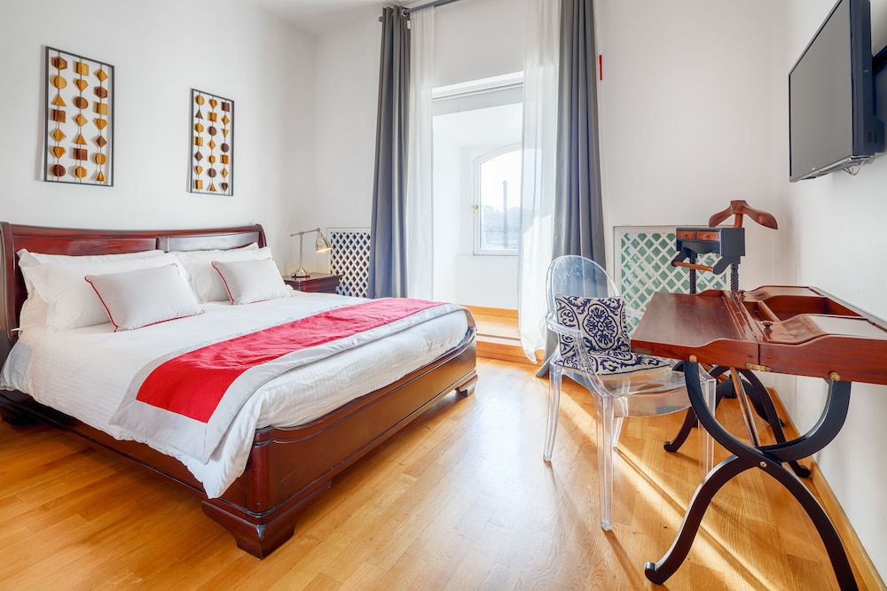 NO 9 COLOSSEO LUXURY SUITES 11/50
