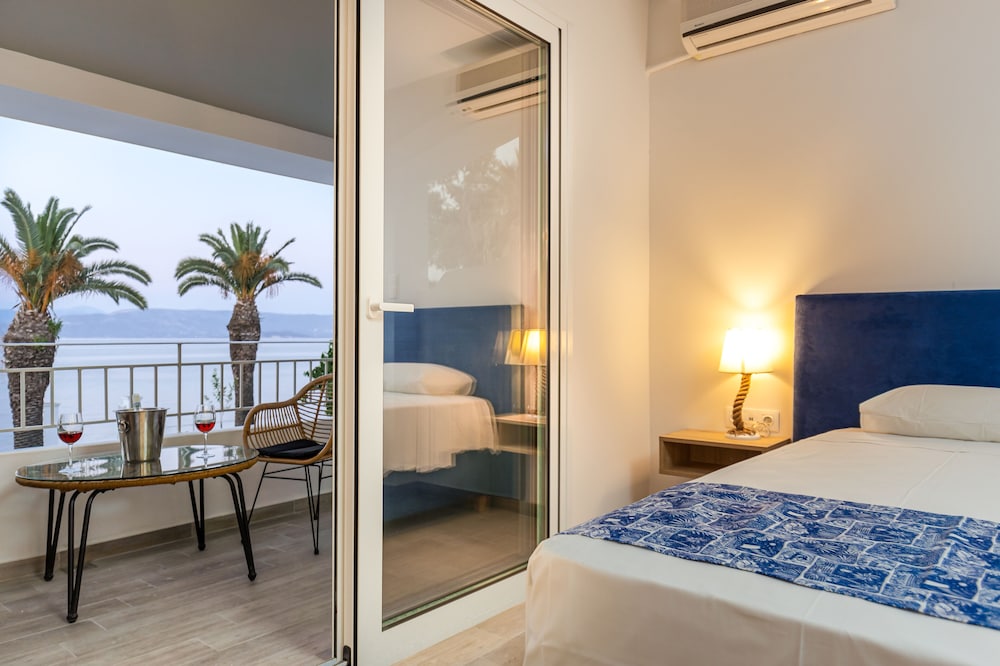 Sirocco Hotel 5/36