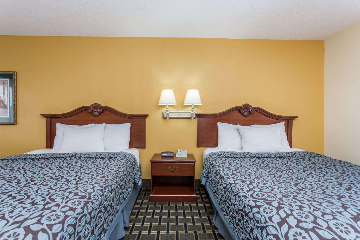 Days Inn & Suites by Wyndham Warner Robins Near Robins AFB 6/14