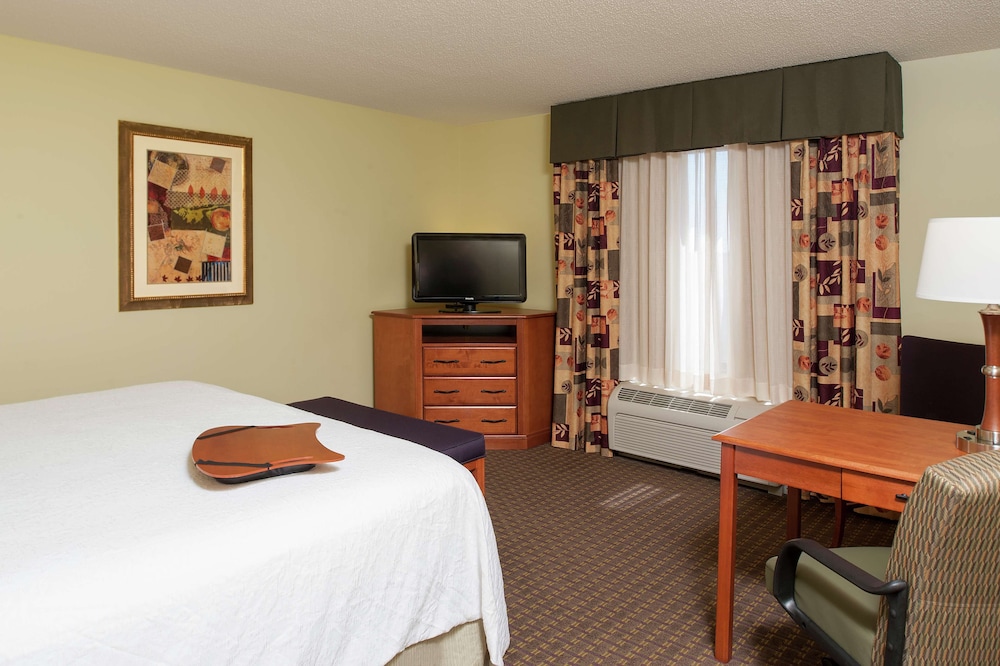 Hampton Inn Macomb 21/63