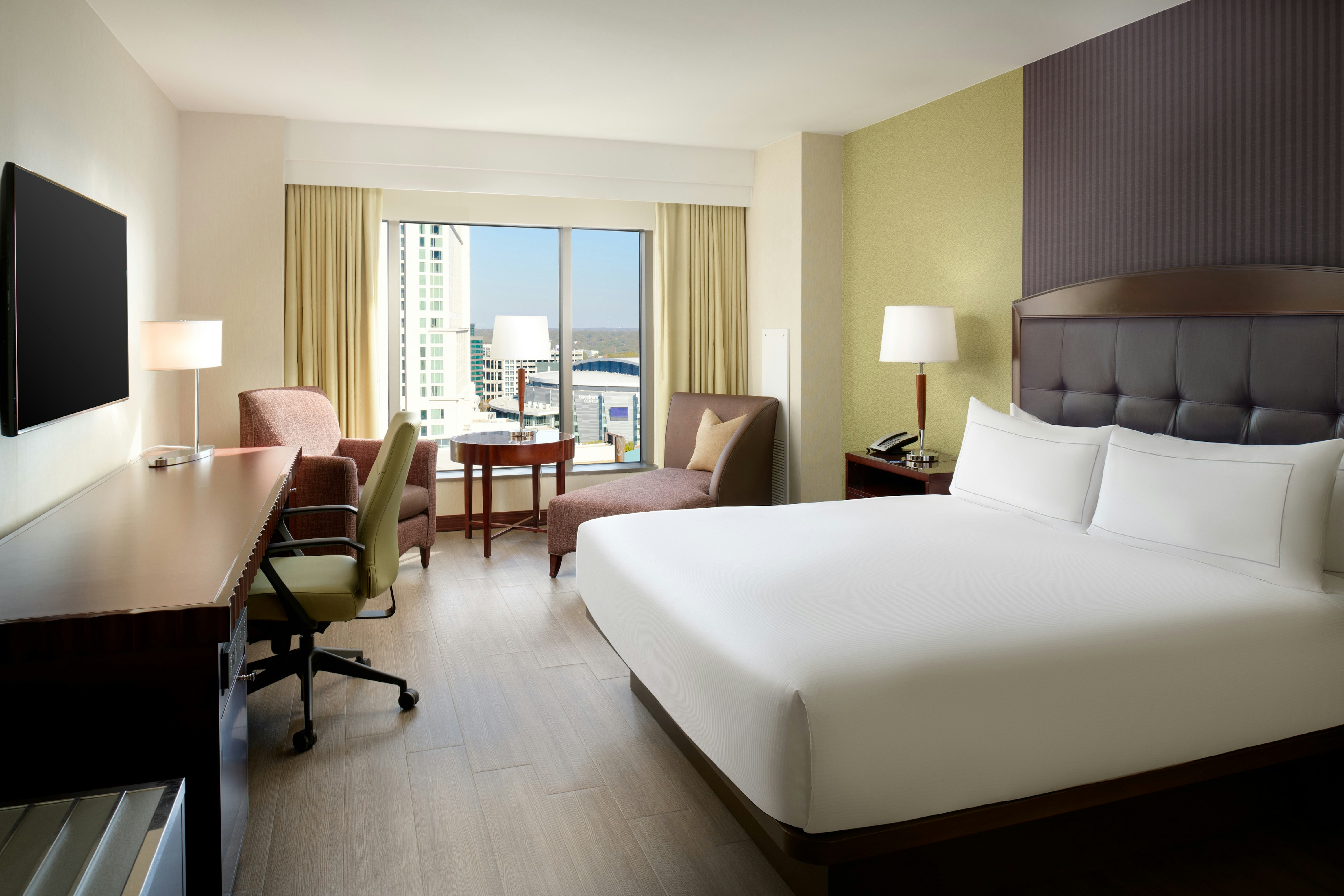 ROOM, KING BED, CITY VIEW, ACCESSIBLE
