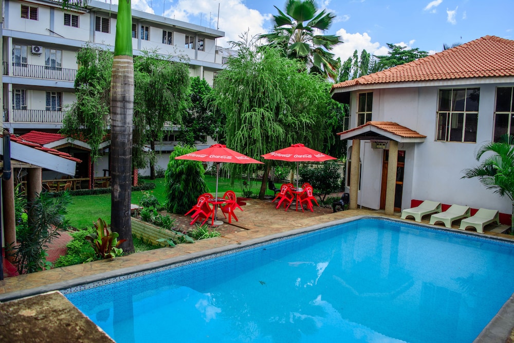 Kilimanjaro Crane Hotel 43/45