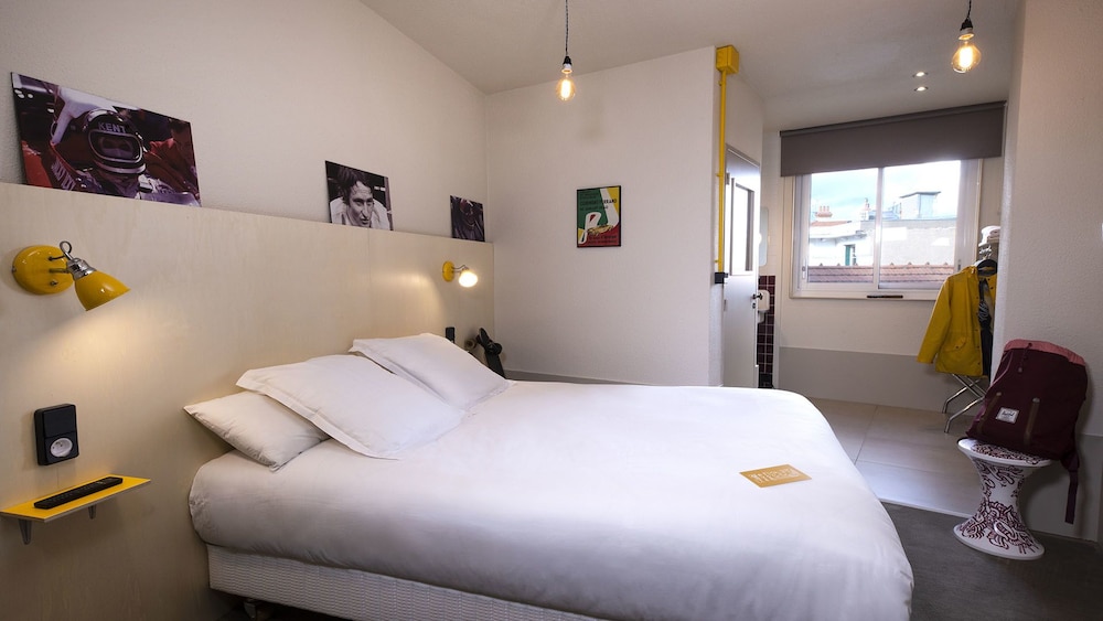 ARTY, DOUBLE BED