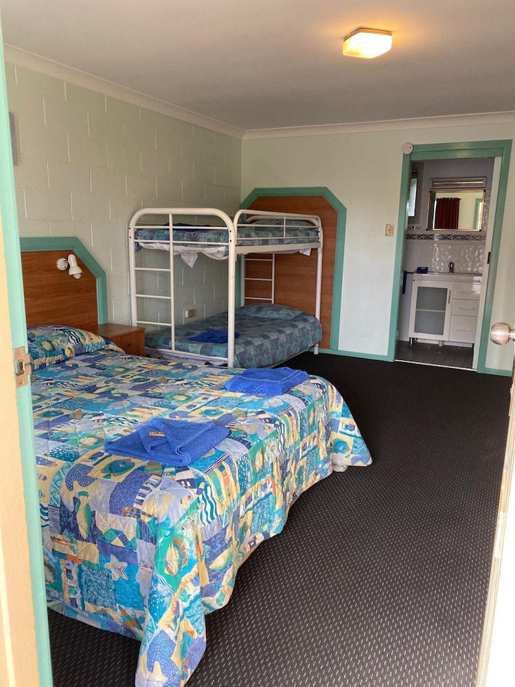 BELLVIEW MOTEL 10/55