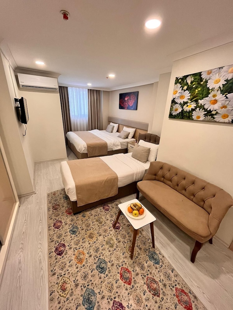 Simal Hotel 34/50