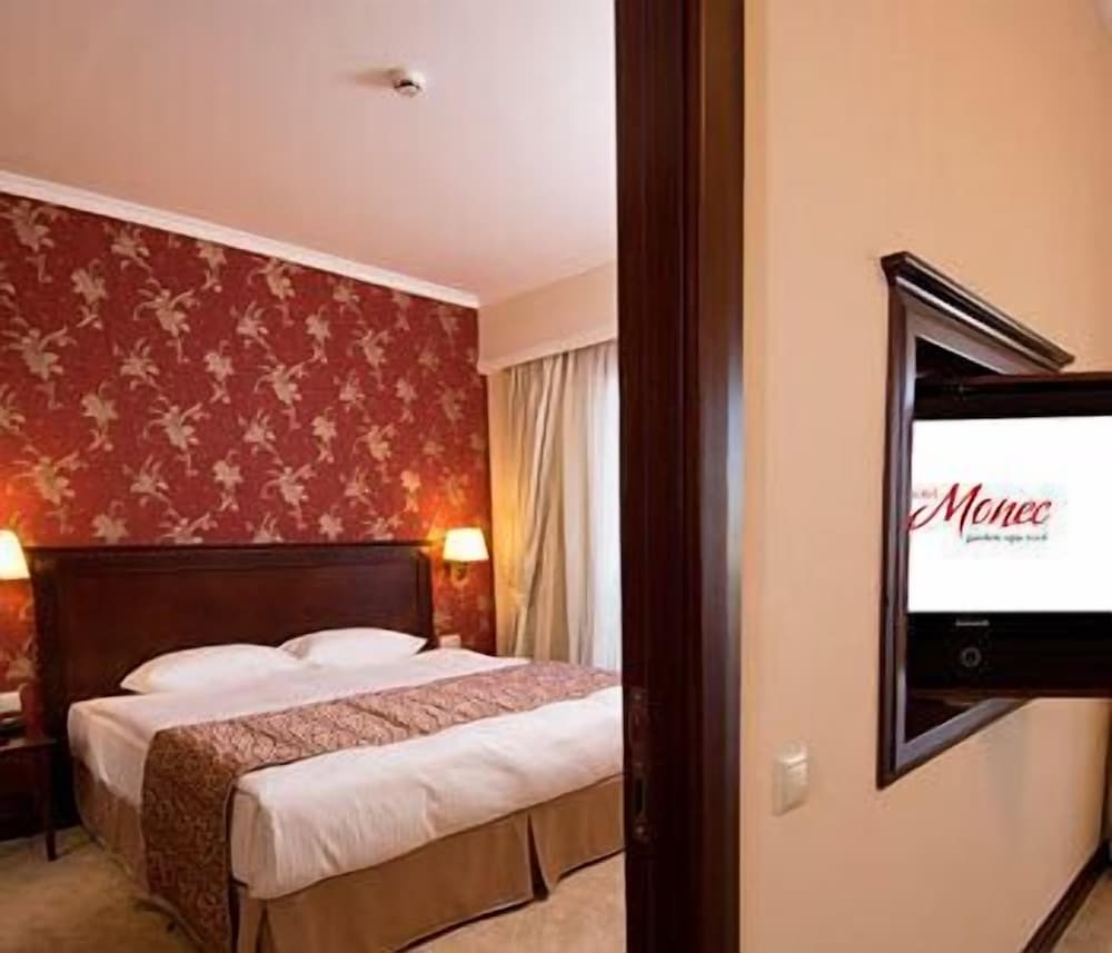 Hotel Monec 18/50