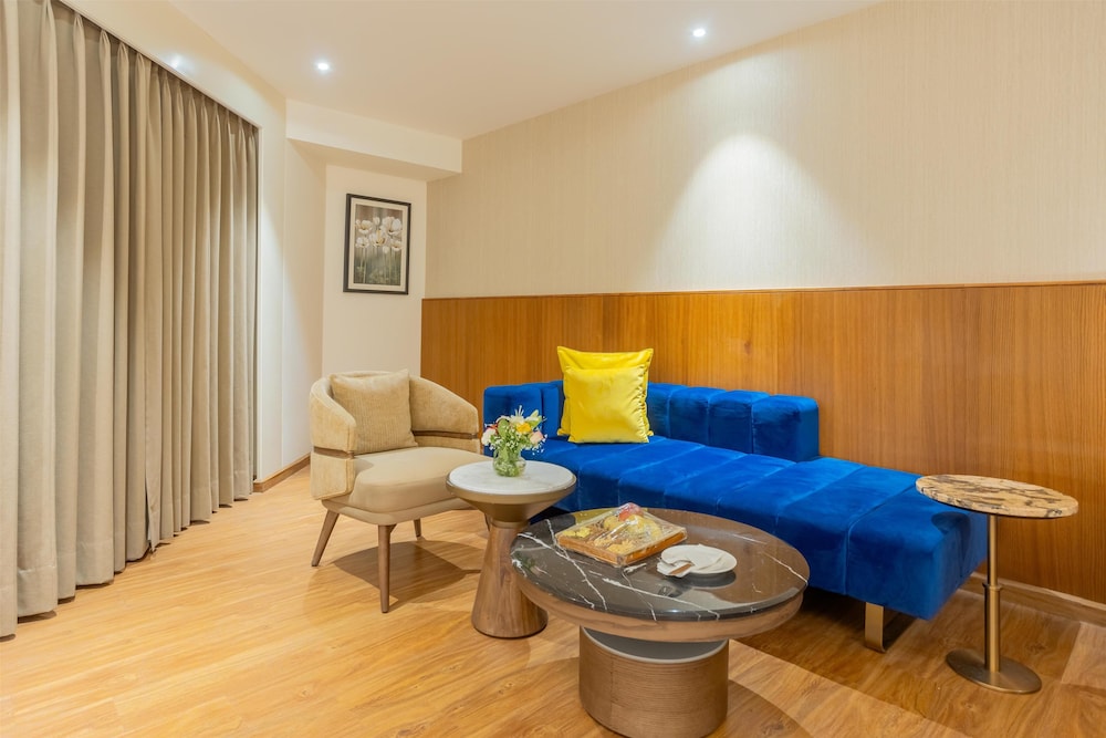 GOLDEN TULIP JAIPUR 28/50