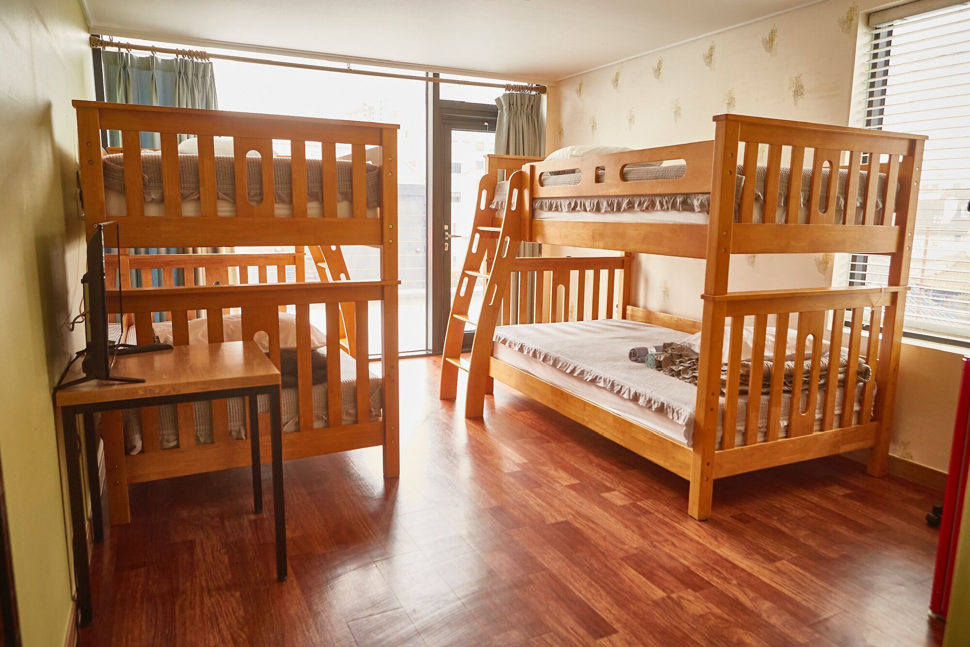 Family, 2 Bunk Beds