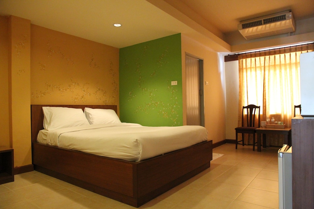 STUDIO, DOUBLE BED