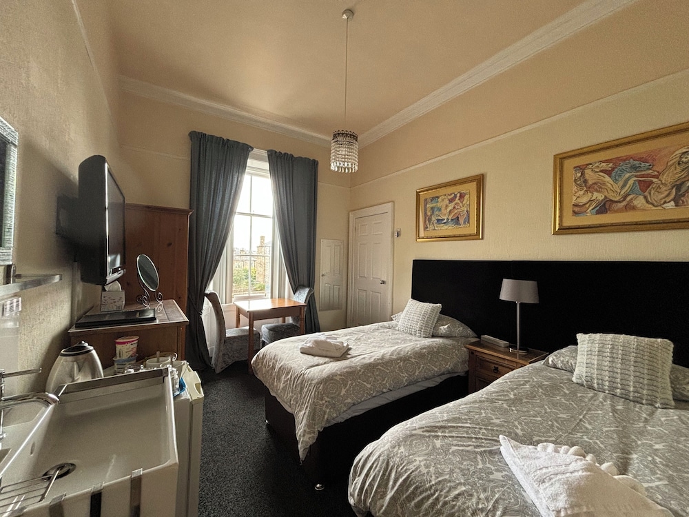 Clarin Guest House 7/28